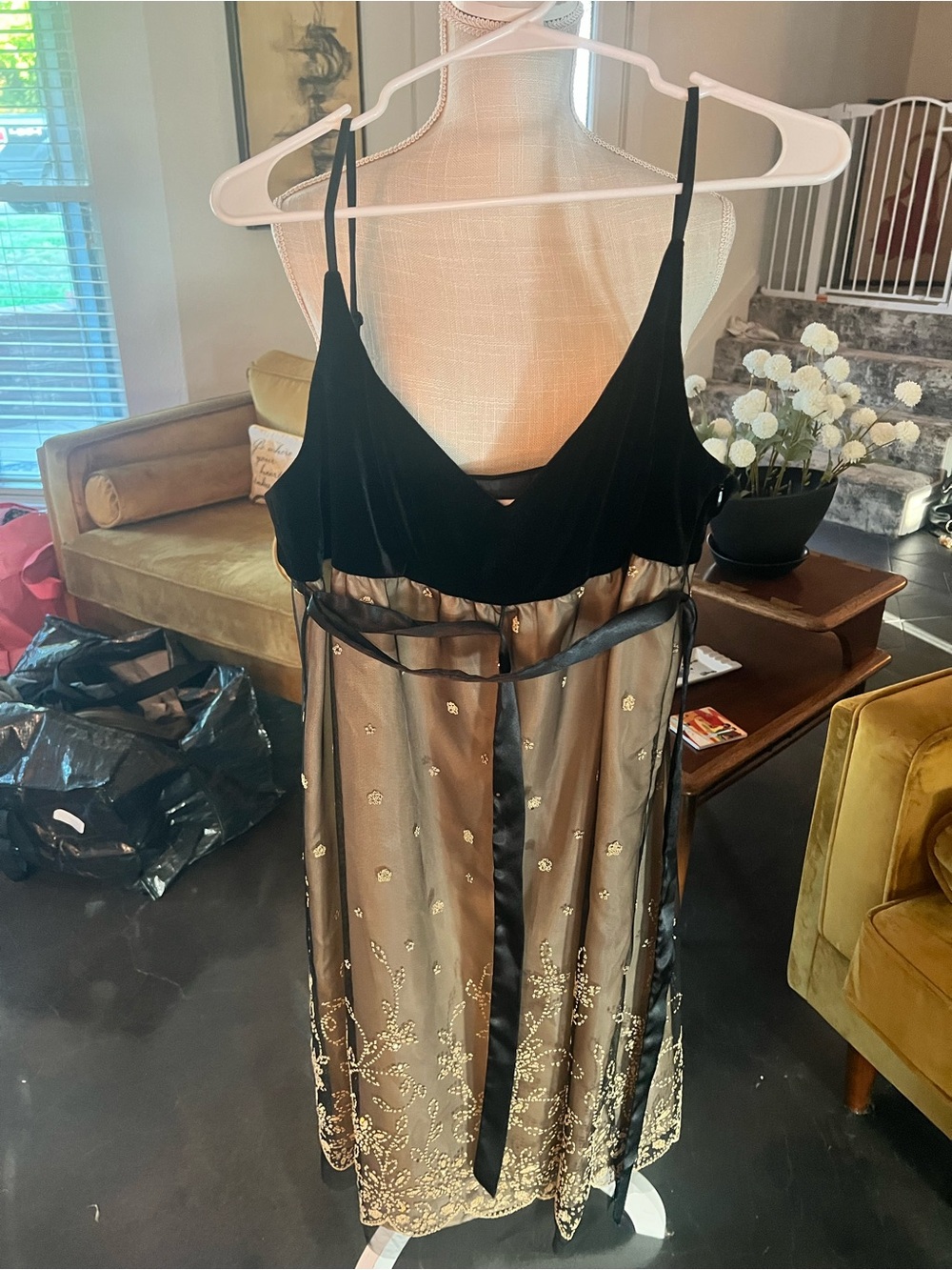 Jessica Howard Black Bodice Sheer Gold-Embroidered Slip
